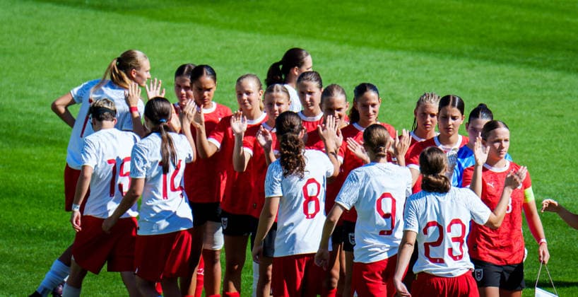WOMEN SOCCER - U17, U 17 AUT vs POL, test match VIENNA,AUSTRIA,15.SEP.26 - WOMEN SOCCER - OEFB Under-17 international test match, Austria vs Poland. Image shows both teams.  GEPAxpictures xEdgarxEisner