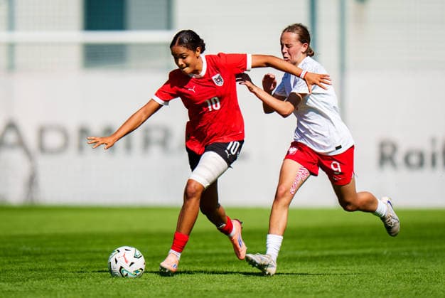 WOMEN SOCCER - U17, U 17 AUT vs POL, test match VIENNA,AUSTRIA,15.SEP.26 - WOMEN SOCCER - OEFB Under-17 international test match, Austria vs Poland. Image shows Elisabeth Emeji (AUT) and Amelia Polak (POL).  GEPAxpictures xEdgarxEisner