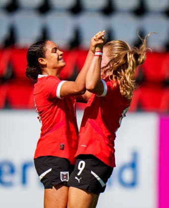 WOMEN SOCCER - U17, U 17 AUT vs POL, test match VIENNA,AUSTRIA,15.SEP.26 - WOMEN SOCCER - OEFB Under-17 international test match, Austria vs Poland. Image shows the rejoicing of Elisabeth Emeji and Nahla Ivanschitz (AUT).  GEPAxpictures xEdgarxEisner