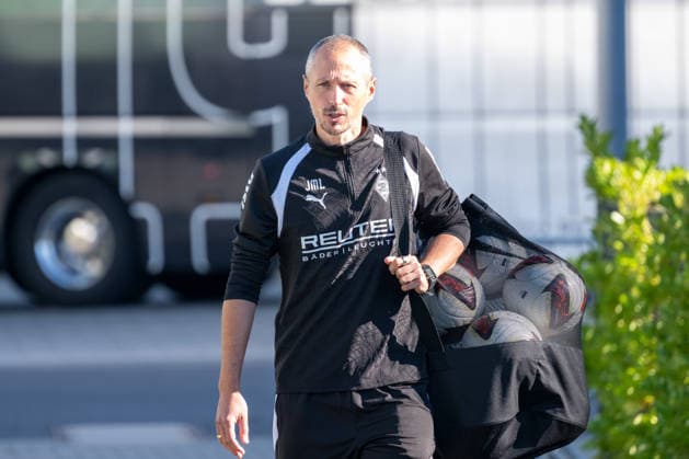 Jan Moritz Lichte, Borussia Mönchengladbach, interim coach on his way to the training field; Borussia Mönchengladbach public training session, soccer, Bundesliga, 2026–2027 season, September 15, 2026: Borussia Mönchengladbach open training session, soccer, Bundesliga, 2026–2027 season, September 15, 2026, Mönchengladbach Copyright: xEibner-Pressefoto ThomasxHaeslerx EP_THR