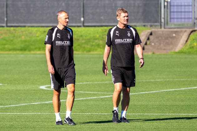 The new officials—Jan Moritz Lichte of Borussia Mönchengladbach, interim coach, and Markus Gellhaus of Borussia Mönchengladbach, assistant coach—are on their way to the team’s public training session. Borussia Mönchengladbach, soccer, Bundesliga, 2026–2027 season, September 15, 2026, public training session at Borussia Mönchengladbach, soccer, Bundesliga, 2026–2027 season, September 15, 2026, Mönchengladbach Copyright: xEibner-Pressefoto ThomasxHaeslerx EP_THR