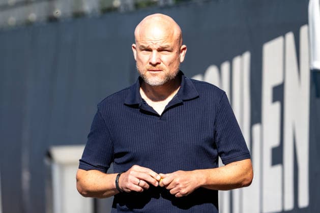 Rouven Schroeder, Borussia Mönchengladbach, sporting director, on his way to meet with reporters; Borussia Mönchengladbach public training session, soccer, Bundesliga, 2026–2027 season, September 15, 2026, public training session for Borussia Mönchengladbach, soccer, Bundesliga, 2026–2027 season, September 15, 2026, Mönchengladbach Copyright: xEibner-Pressefoto ThomasxHaeslerx EP_THR