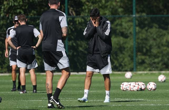 Anderlecht s head coach Vitor Bruno pictured during a training session of Belgian soccer team RSC Anderlecht ahead of the game against French club Olympique Lyonnais, Tuesday 15 September 2026 in Brussels, for the first day (out of 8) of the league phase of the UEFA Europa League phase. VIRGINIExLEFOUR  x186487911x