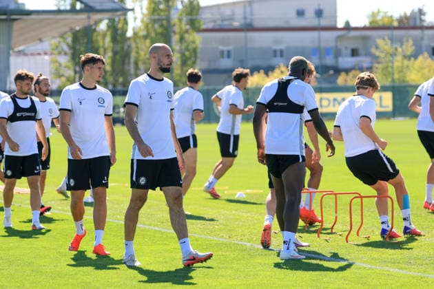 SOCCER - UEFA EL, Sturm vs Rennais GRAZ,AUSTRIA,15.SEP.26 - SOCCER - UEFA Europa League, Sturm Graz vs Stade Rennais FC, preview, training Sturm. Image shows the team of Sturm with Jon Gorenc-Stankovic and Leon Grgic (Sturm).  GEPAxpictures xMarioxBuehner-Weinrauch