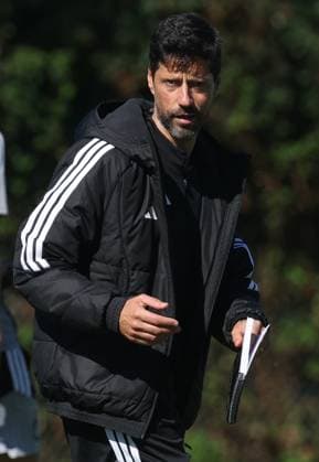 Anderlecht s head coach Vitor Bruno pictured during a training session of Belgian soccer team RSC Anderlecht ahead of the game against French club Olympique Lyonnais, Tuesday 15 September 2026 in Brussels, for the first day (out of 8) of the league phase of the UEFA Europa League phase. VIRGINIExLEFOUR  x186487941x