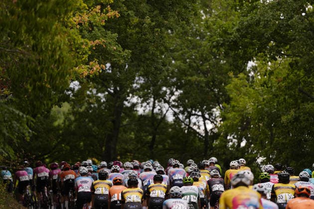 The pack rides cycles during during the Giro d™Abruzzo, stage 1 from Cupello to Casalincontrada (155 km) - Abruzzo, Italy - Tuesday, September 15, 2026. - cycling.  Copyright: xFabioxFerrari LaPressex