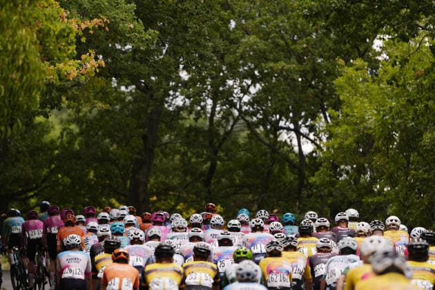 The pack rides cycles during during the Giro d™Abruzzo, stage 1 from Cupello to Casalincontrada (155 km) - Abruzzo, Italy - Tuesday, September 15, 2026. - cycling.  Copyright: xFabioxFerrari LaPressex