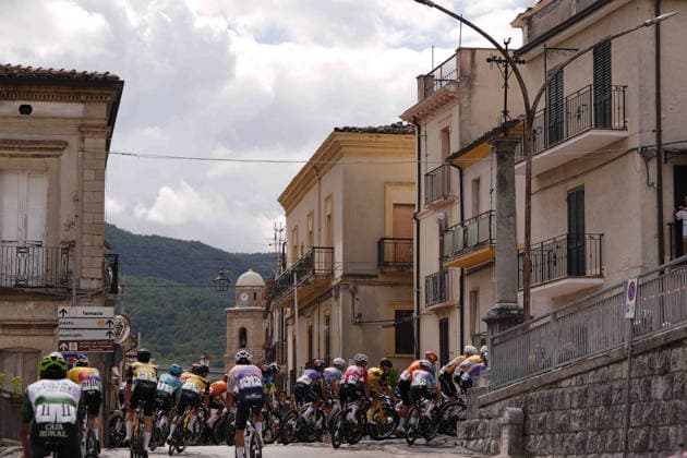 The pack rides cycles during during the Giro d™Abruzzo, stage 1 from Cupello to Casalincontrada (155 km) - Abruzzo, Italy - Tuesday, September 15, 2026. - cycling.  Copyright: xFabioxFerrari LaPressex