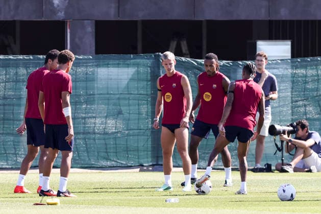 September 15, 2026, Sant Joan Despi, Barcelona, Spain: Dani Olmo and Jules Kounde during the training day of FC Barcelona, Barca ahead the Spanish League, Laliga EA Sports, football match against Real Racing Club at Ciudad Esportiva Joan Gamper on September 15, 2026 in Sant Joan Despi, Barcelona, Spain. Sant Joan Despi Spain - ZUMAa181 20260915_zaa_a181_026 Copyright: xJavierxBorregox