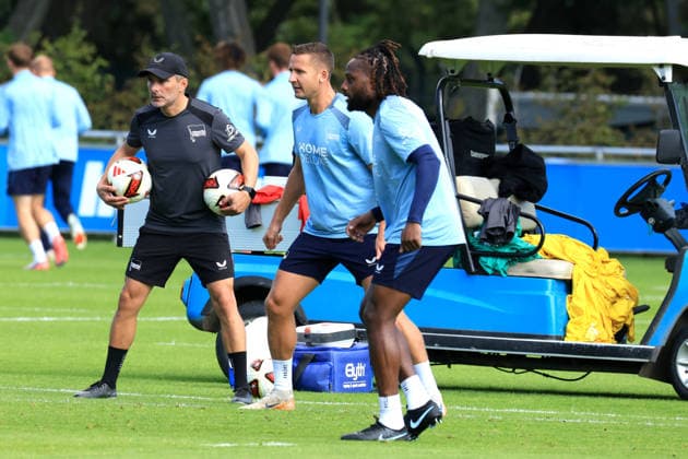 September 15, 2026, Germany, Soccer, 2. Bundesliga, 2026–2027 season, Sportforum, Hertha BSC, Head Coach Stefan Leitl of Hertha BSC Berlin, Paul Seguin, Hertha BSC Berlin 30, Deyovaisio Zeefuik, Hertha BSC Berlin 42. 2. Bundesliga. DFB and DFL regulations prohibit any use of photographs as image sequences and or quasi-video. Berlin Sportforum, Berlin, Germany Copyright: xNordphotox xEnglerx