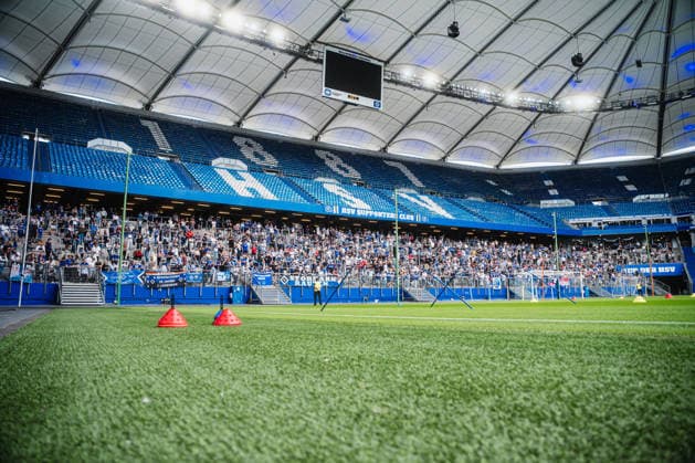 Hamburger SV Training, September 15, 2026 The North Stand fills up ahead of the HSV training session Soccer, Training, Mario Vuskovic s Return Hamburger SV training on September 15, 2026, at the Volksparkstadion, Hamburg. DFL regulations prohibit any use of photographs as image sequences and or quasi-video. Copyright: xBEAUTIFULxSPORTS Tonhäuserx