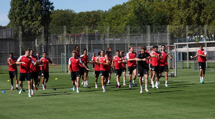 September 15, 2026, Germany, Stuttgart, VfB Stuttgart Soccer Practice, Feature: Warm-up