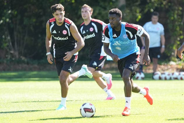 Noel Aseko (Eintracht Frankfurt) vs. Fares Chaibi (Eintracht Frankfurt) September 15, 2026 Bundesliga, 2026–27 Season Eintracht Frankfurt Training