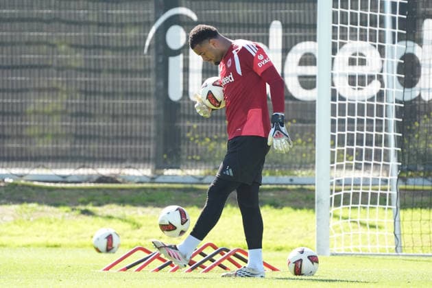 Goalkeeper Noah Atubolu, Eintracht Frankfurt, September 15, 2026, Bundesliga, 2026–2027 season, Eintracht Frankfurt practice