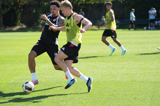 Nnamdi Collins (Eintracht Frankfurt) vs. Jonathan Burkardt (Eintracht Frankfurt) September 15, 2026 Bundesliga, 2026–27 Season Eintracht Frankfurt Training