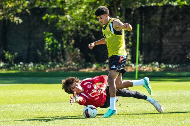 Ayoube Amaimouni Echghouyab of Eintracht Frankfurt vs. goalkeeper Amil Siljevic of Eintracht Frankfurt, September 15, 2026, Bundesliga, 2026–27 season, Eintracht Frankfurt training