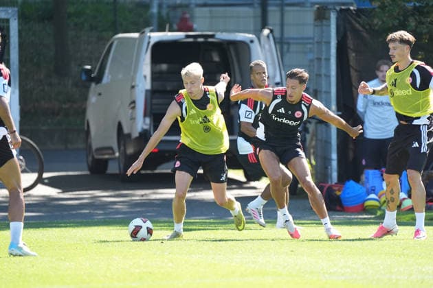Oscar Hojlund (Eintracht Frankfurt) vs. Younes Ebnoutalib (Eintracht Frankfurt) September 15, 2026 Bundesliga, Season 26-27 Eintracht Frankfurt Training