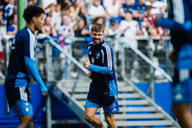 Hamburger SV Training, September 15, 2026: Mario Vuskovic, 44, Returns to Training for Hamburger SV — Soccer, Training, Return — Mario Vuskovic at Hamburger SV Training on September 15, 2026, at the Volksparkstadion, Hamburg DFL regulations prohibit any use of photographs as image sequences and or quasi-video Copyright: xBEAUTIFULxSPORTS Tonhäuserx