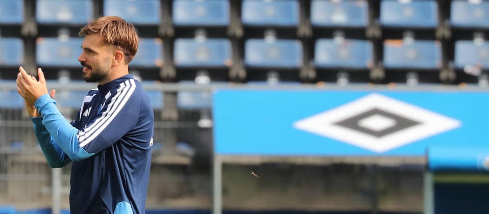 Soccer, Men s, 2026–2027 Season, 1. Bundesliga, Volksparkstadion, Hamburger SV, Public Training Session 1 Following a 4-Year Suspension, 44 HSV Mario Vuskovic. DFL regulations prohibit any use of photographs as image sequences and or quasi-video.