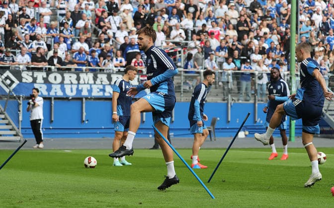 Soccer, Men s, 2026–2027 Season, 1st Division, Volksparkstadion, Hamburger SV, Public Training Session 1 after a 4-year suspension, 44 HSV Mario Vuskovic DFL REGULATIONS PROHIBIT ANY USE OF PHOTOGRAPHS AS IMAGE SEQUENCES AND OR QUASI-VIDEO