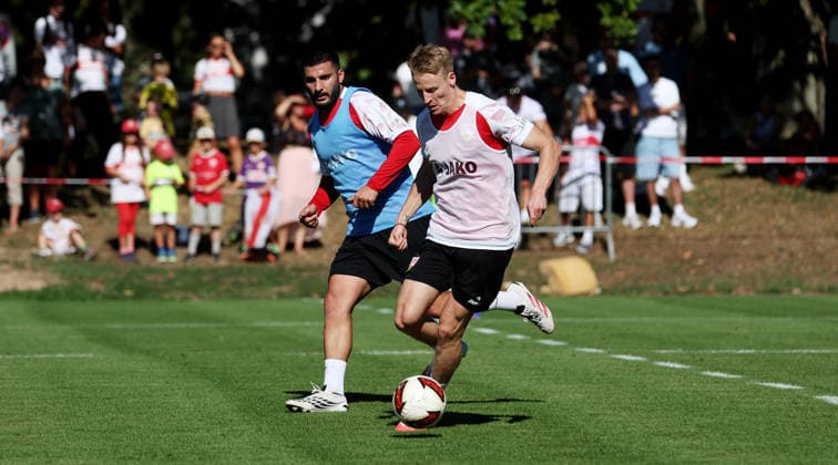 September 15, 2026, Germany, Stuttgart, Soccer: VfB Stuttgart Practice, from left: Deniz Undav (VfB), Chris Führich