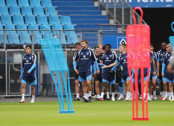 1 Training Session After a 4-Year Suspension, 44 HSV Mario Vuskovic Soccer, Men s, 2026–2027 season, 1. Bundesliga, Volksparkstadion, Hamburger SV, Public Training Session. DFL regulations prohibit any use of photographs as image sequences and or quasi-video.