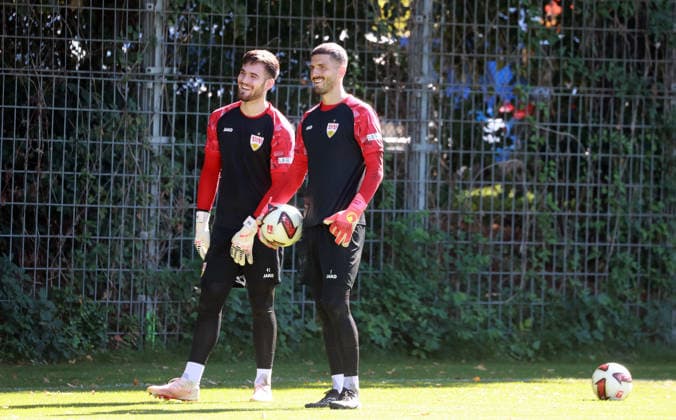 September 15, 2026 VfB Stuttgart Training Germany, Stuttgart, September 15, 2026, Soccer, Bundesliga, 2026–2027 Season, VfB Stuttgart Training (from left) Dennis Seimen, Fabian Bredlow
