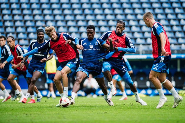 Hamburger SV Training, September 15, 2026 Albert Sambi Lokonga Hamburger SV, 6, Louis Lemke Hamburger SV, 37, Shafiq Nandja Hamburger SV, 43 Soccer, Training, Return of Mario Vuskovic Hamburger SV training session on September 15, 2026, at the Volksparkstadion, Hamburg DFL REGULATIONS PROHIBIT ANY USE OF PHOTOGRAPHS AS IMAGE SEQUENCES AND OR QUASI-VIDEO Copyright: xBEAUTIFULxSPORTS Tonhäuserx