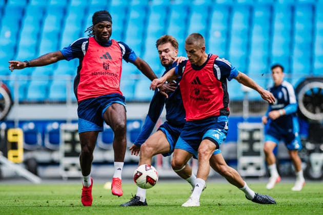 Hamburger SV Training, September 15, 2026 Mario Vuskovic, Hamburger SV, 44, tackling Miro Muheim, Hamburger SV, 28, Terem Moffi, Hamburger SV, 9; soccer, training, return; Mario Vuskovic; Hamburger SV training on September 15, 2026, at the Volksparkstadion, Hamburg; DFL regulations prohibit any use of photographs as image sequences and or quasi-video Copyright: xBEAUTIFULxSPORTS Tonhäuserx