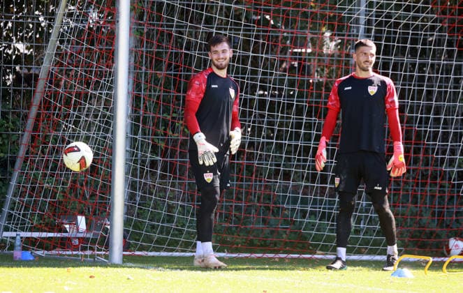 September 26, 2015 VfB Stuttgart Training Germany, Stuttgart, September 15, 2026, Soccer, Bundesliga, 2026–2027 Season, VfB Stuttgart Training (from left) Dennis Seimen, Fabian Bredlow