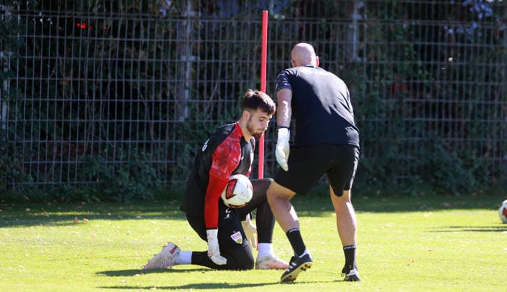 September 15, 2026 VfB Stuttgart Training Germany, Stuttgart, September 15, 2026, Soccer, Bundesliga, 2026–2027 Season, VfB Stuttgart Training Dennis Seimen
