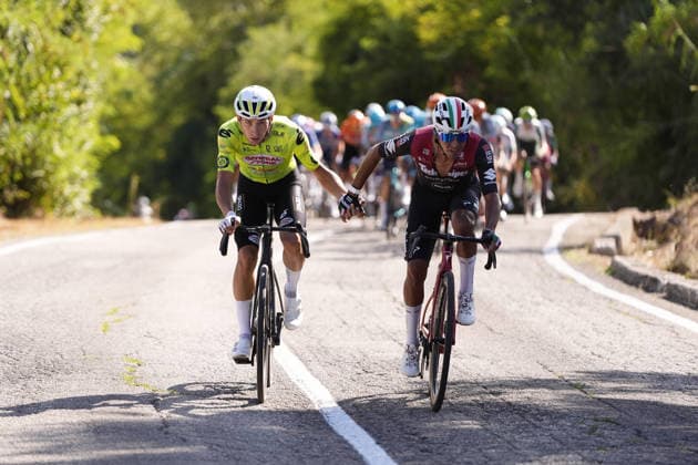 The pack rides cycles during during the Giro d™Abruzzo, stage 1 from Cupello to Casalincontrada (155 km) - Abruzzo, Italy - Tuesday, September 15, 2026. - cycling.  Copyright: xFabioxFerrari LaPressex