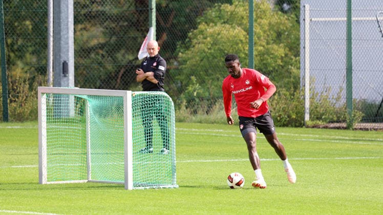 September 15, 2026, xrekx, Soccer, 2. Bundesliga, 1. FC Kaiserslautern Training, from left: Torsten Lieberknecht (coach, 1. FC Kaiserslautern), Maxwell Gyamfi (1. FC Kaiserslautern), Kaiserslautern