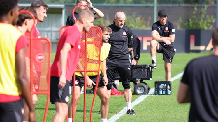 September 15, 2026, xrekx, Soccer, 2. Bundesliga, 1. FC Kaiserslautern Training, from left: Torsten Lieberknecht, Coach of 1. FC Kaiserslautern, Kaiserslautern