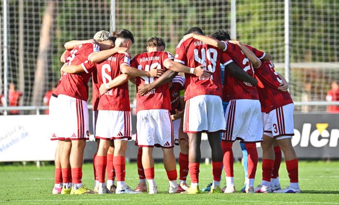 September 15, 2025 Soccer Season 2025–2026 Bavarian Regional League Matchday 9 FC Nuremberg II FCN Club TSV Schwaben Augsburg MeZi xmexzix Team Circle Team Nuremberg before kickoff