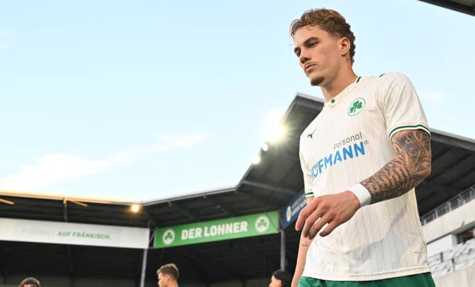 September 15, 2025 Soccer Season 2025–2026 Bavarian Regional League Matchday 09 SpVgg Greuther Fürth Fürth II U23 Kleeblatt TSV 1860 Munich Löwen xwoxzix Loris Giandomenico 17, SpVgg Greuther Fürth II takes the field