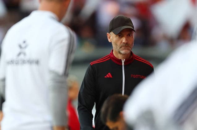 Football german 3. Liga Jahn Regensburg vs Fortuna Dusseldorf Coach of Fortuna Dusseldorf Alexander Ende is seen during the 3. Liga football match between Jahn Regensburg and Fortuna Dusseldorf at Jahn Stadium in Regensburg , Bayern , Germany . September 15th , 2026 Copyright: xDavidexEliasx