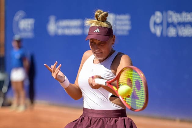 BBVA Open Internacional of Valencia Round of 32 Nastasja Schunk from Germany against Oksana Selekhmeteva from Spain in action during the BBVA Open Internacional of Valencia Round of 32 at Sporting Tennis Valencia, (Valencia ) on September 15, 2026. Copyright: xVicentexVidalxFernandezx
