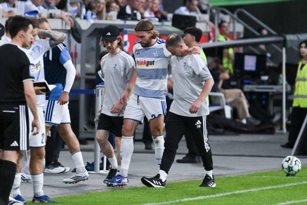 Joshua Bitter of MSV Duisburg is sidelined due to injury, September 15, 2026, Soccer, 3rd Division, 2026–27 Season, Matchday 6, MSV Duisburg vs. TSV Havelse. DFB regulations prohibit any use of photographs as image sequences and or quasi-video. Duisburg, Schauinsland Reisen Arena, North Rhine-Westphalia, Germany Team2
