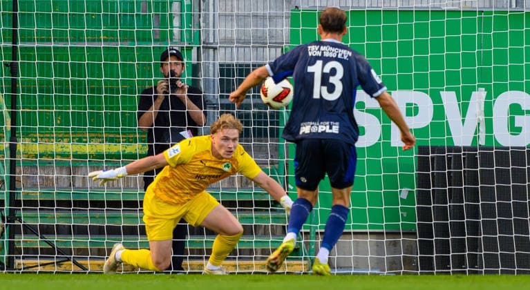 September 15, 2025 Soccer Season 2025–2026 Bavarian Regional League Matchday 09 SpVgg Greuther Fürth II U23 Kleeblatt TSV 1860 Munich Löwen xwoxzix Michael Eberwein 13, TSV 1860 Munich scores a goal on a shot to make it 0–1 against Silas Joel Prüfrock 1, SpVgg Greuther Fürth II