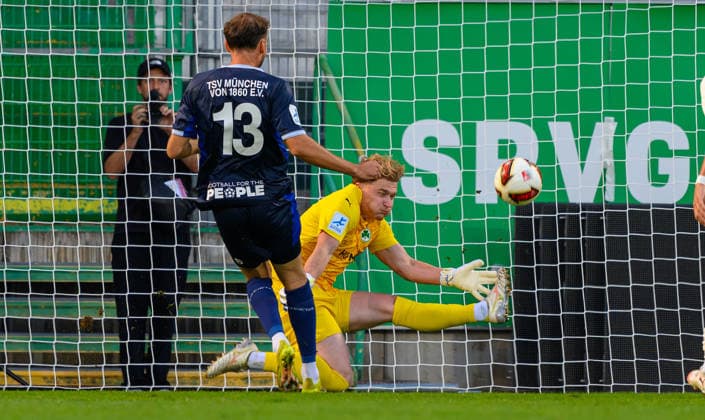 September 15, 2025 Soccer Season 2025–2026 Bavarian Regional League Matchday 09 SpVgg Greuther Fürth II U23 Kleeblatt TSV 1860 Munich Löwen xwoxzix Michael Eberwein 13, TSV 1860 Munich scores a goal on a shot to make it 0–1 against Silas Joel Prüfrock 1, SpVgg Greuther Fürth II