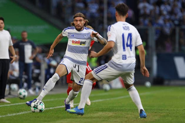 Joshua Bitter of MSV Duisburg in action, on the ball, making a solo run during the 3. Liga match between MSV Duisburg and TSV Havelse at Schauinsland Reisen Arena on September 15, 2026, in Duisburg, Germany. Photo by Oliver Kaelke, DeFodi Images. Joshua Bitter of MSV Duisburg controls the ball during the 3. Liga match between MSV Duisburg and TSV Havelse at Schauinsland Reisen Arena on September 15, 2026 in Duisburg, Germany Photo by Oliver Kaelke DeFodi Images DFB and DFL regulations prohibit any use of photographs as image sequences and or quasi-video Photo by Oliver Kaelke DeFodi Images