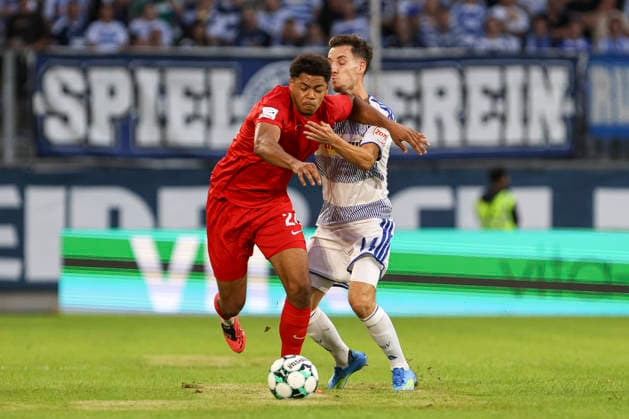 Yannick Mausehund of TSV Havelse and Conor Noss of MSV Duisburg battle for the ball during the 3. Liga match between MSV Duisburg and TSV Havelse at the Schauinsland Reisen Arena on September 15, 2026, in Duisburg, Germany. Photo by Oliver Kaelke, DeFodi Images. Yannick Mausehund of TSV Havelse and Conor Noss of MSV Duisburg battle for the ball during the 3. Liga match between MSV Duisburg and TSV Havelse at Schauinsland Reisen Arena on September 15, 2026 in Duisburg, Germany. Photo by Oliver Kaelke, DeFodi Images. DFB and DFL regulations prohibit any use of photographs as image sequences and or quasi-video. Photo by Oliver Kaelke, DeFodi Images.