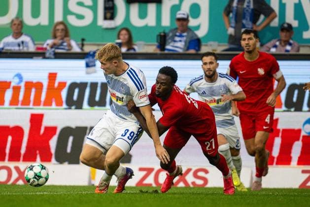 3rd Division: MSV Duisburg vs. TSV Havelse ** FOR EDITORIAL USE ONLY ** EDITORIAL USE ONLY ** p Soccer 3rd Division: MSV Duisburg vs. TSV Havelse on September 15, 2026, at the Schauinsland Reisen Arena in Duisburg. Peter Remmert (Duisburg, left), Donald Nduka (Havelse, right). Copyright JakobxKlos Copyright: JakobxKlos doc87m5xnmyfjnxjqlu1nib ,EDITORIAL USE ONLY Copyright: JakobxKlos