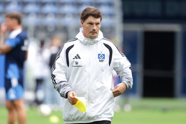 September 15, 2026 xfsx Soccer 1st Bundesliga Hamburger Sportverein Training at Volksparkstadion with Mario Vuskovic Hamburger SV, 44 (from left) Coach Merlin Polzin Hamburger SV DFL DFB regulations prohibit any use of photographs as image sequences and or quasi-video Copyright: HMBxMedia FernandoxSoares