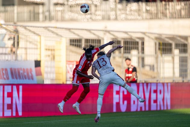 Richard Ajavi 3 FC Bayern Munich Amateurs, Felix Guha 13 FC Augsburg II, FC Bayern II vs. FC Augsburg II, Soccer, Bavarian Regional League, Matchday 9, September 15, 2026. DFB regulations prohibit any use of photographs as image sequences and or quasi-video. Munich, Bavaria, Germany Copyright: xkolbert-press UlrichxGamelx