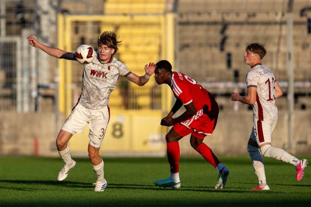 David Lichtensteiger 3 FC Augsburg II, Assomo Bastian Friedrich 9 FC Bayern Munich Amateurs, Felix Guha 13 FC Augsburg II, FC Bayern II vs. FC Augsburg II, Soccer, Bavarian Regional League, Matchday 9, September 15, 2026. DFB regulations prohibit any use of photographs as image sequences and or quasi-video. Munich, Bavaria, Germany Copyright: xkolbert-press UlrichxGamelx