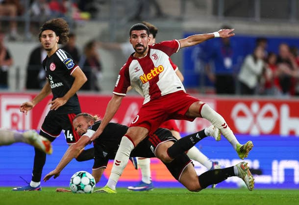 Football german 3. Liga Jahn Regensburg vs Fortuna Dusseldorf Hendrix Jorrit of Fortuna Dusseldorf ( L ) and Boujellab Nassim of Regensburg ( R ) fight for the ball during the 3. Liga football match between Jahn Regensburg and Fortuna Dusseldorf at Jahn Stadium in Regensburg , Bayern , Germany . September 15th , 2026 Copyright: xDavidexEliasx