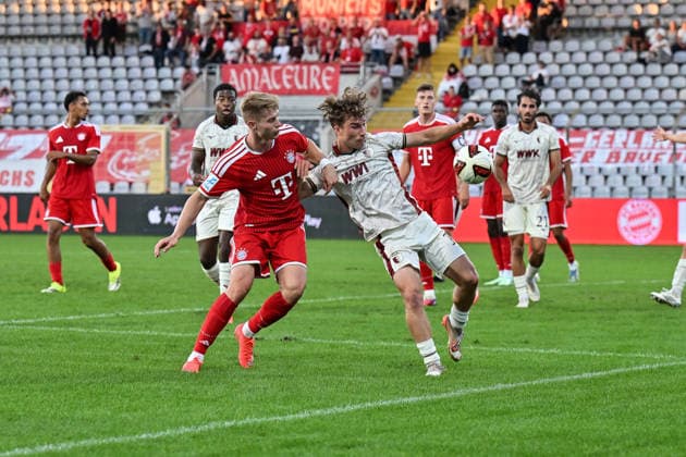 Bavarian Regional League FC Bayern Munich II FC Augsburg II September 15, 2026 MUNICH, GERMANY September 15 at the Anton HEINZ FC Bayern Munich II 10 and Johannes RUF FC Augsburg II 18 during the Bavarian Regional League match between FC Bayern’s amateur team and FC Augsburg II on Matchday 9 at Grünwalder Stadium Copyright: xBEAUTIFULxSPORTS Goldbergx
