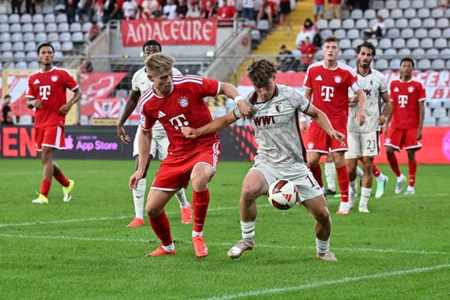 Bavarian Regional League FC Bayern Munich II FC Augsburg II September 15, 2026 MUNICH, GERMANY September 15 at the Anton HEINZ FC Bayern Munich II 10 and Johannes RUF FC Augsburg II 18 during the Bavarian Regional League match between FC Bayern’s amateur team and FC Augsburg II on Matchday 9 at Grünwalder Stadium Copyright: xBEAUTIFULxSPORTS Goldbergx